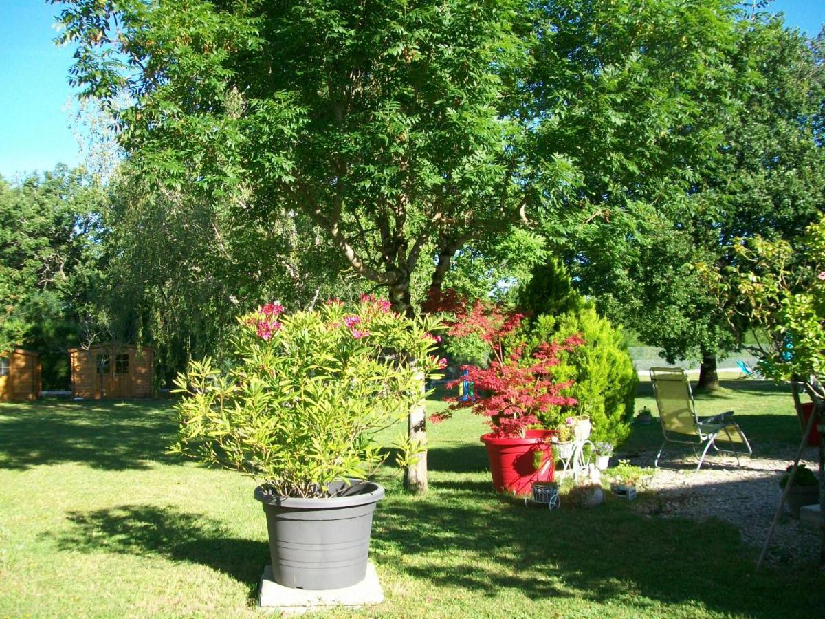 Hotel Au Charme Du Levat Saint Paul de Loubressac Esterno foto