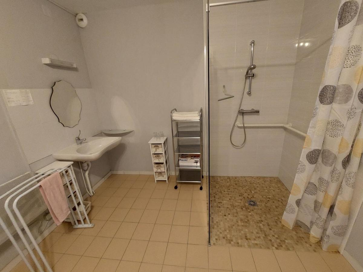 Hotel Au Charme Du Levat Saint Paul de Loubressac Esterno foto